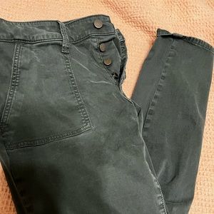 Dark green utility pant